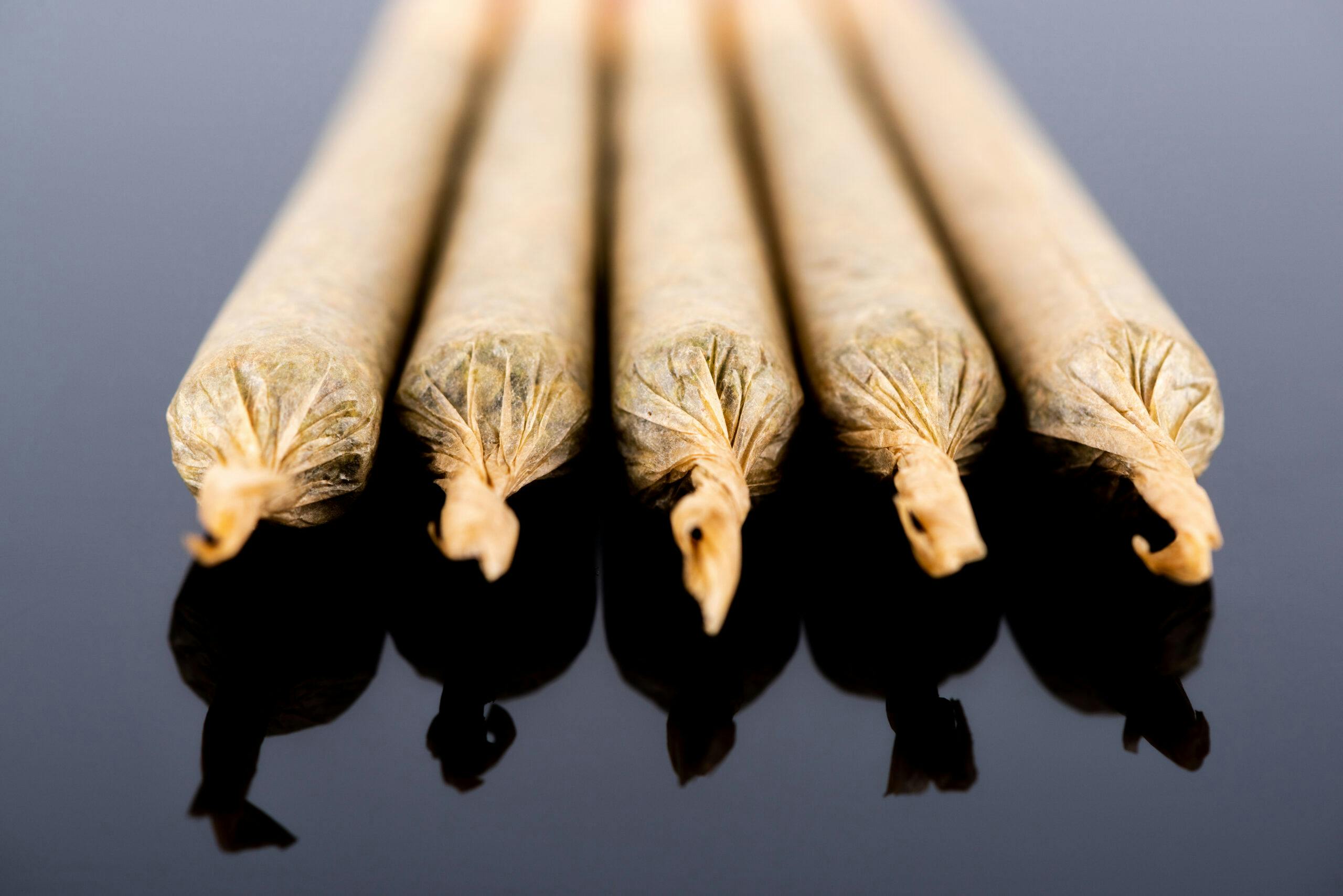 marijuana joints, Smoking weed